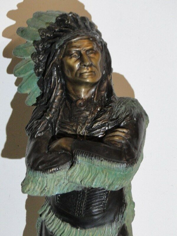 K7928 Bronzefigur Indianer Figur Dekorstück stehender Indianerhäuptling Statue Sammelobjekte LUXONAR.com 5929-Bronzefigur-Indianer-Figur-Dekorstück-stehender Indianerhäuptling-Statue- Wien Österreich Online Kaufen