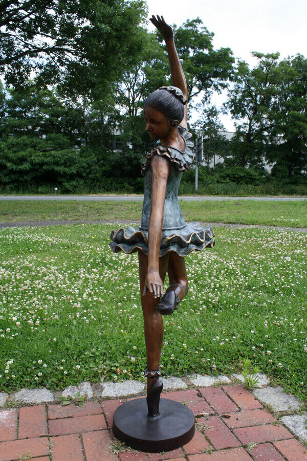 Bronzefigur einer großen dunkelhaarigen Ballerina Tänzerin Figur Skulptur Bronzefiguren & Bronzeskulpturen LUXONAR.com Bronzefigur einer großen dunkelhaarigen Ballerina Tänzerin Figur Skulptur Wien Österreich Online Kaufen