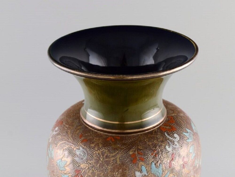 Große Doulton Lambeth Keramikvase mit handgemalten Blumen und goldener Dekoration