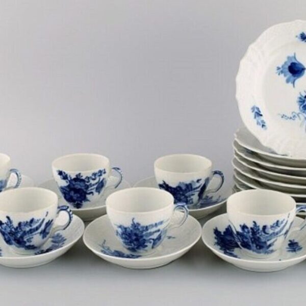 Royal Copenhagen Blue Flower geschwungenes Kaffeeservice für acht Personen aus den 1980er Jahren