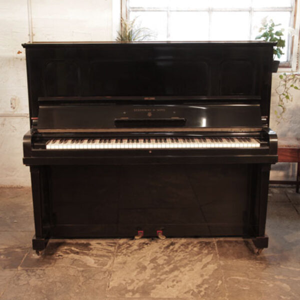 Antikes Steinway Aufrecht-Piano